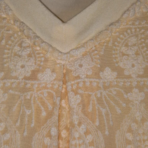 SUNDANCE Embroidered Pleat V-Neck Tee Buttercup Silk Cotton Butter Yellow M 6 8 - Picture 6 of 8